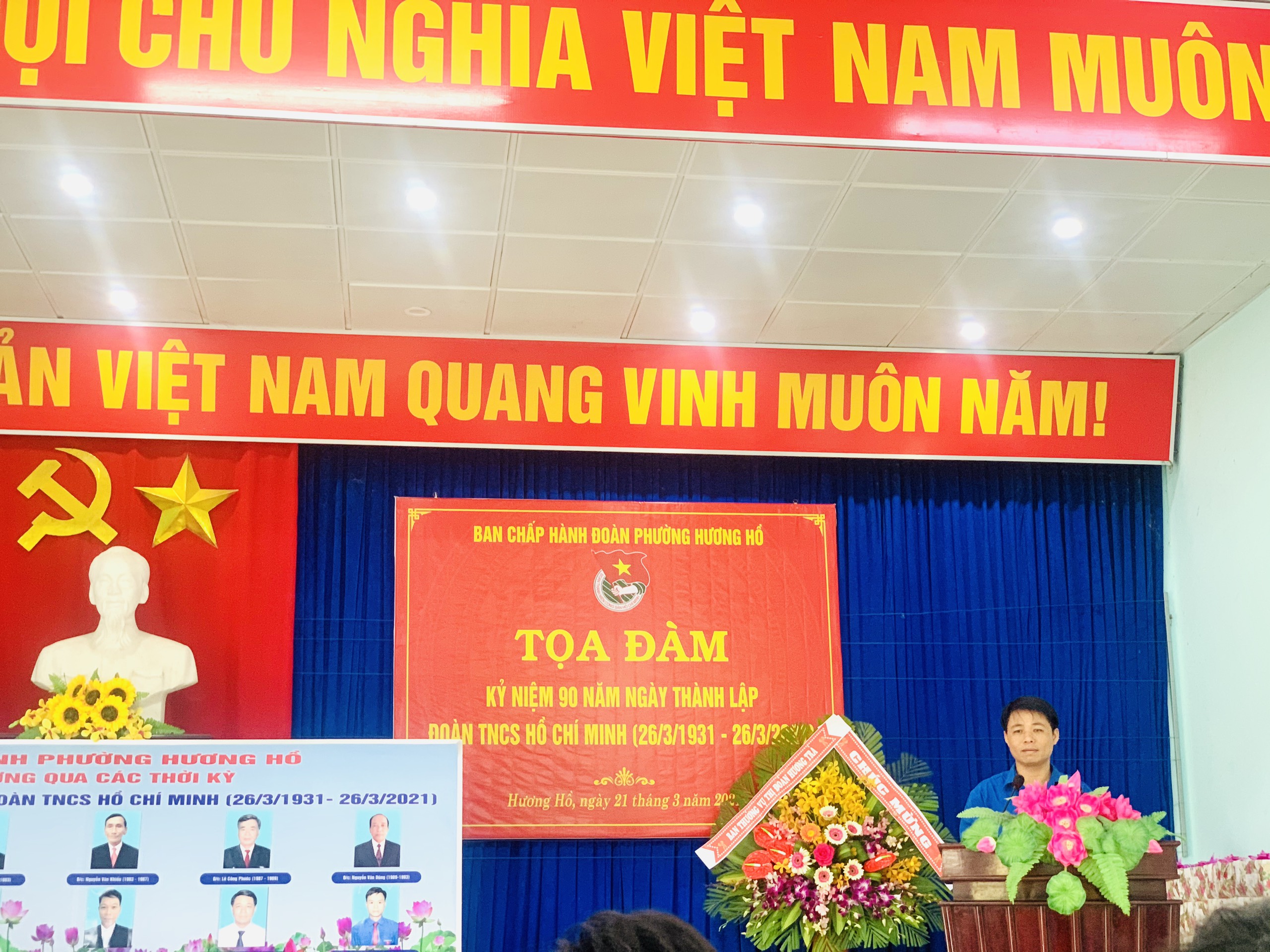 Đ/c Lâm Văn Long - Phó Bí thư Thường trưcj Đảng uỷ phát biểu chúc mừng